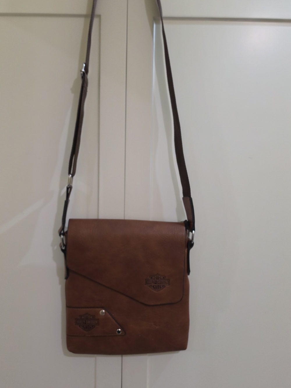 Harley-Davidson Brown Leather Messenger Bag with Adjustable Strap